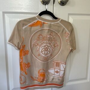 Hermès
Silk t-shirt
SInternational
Good condition